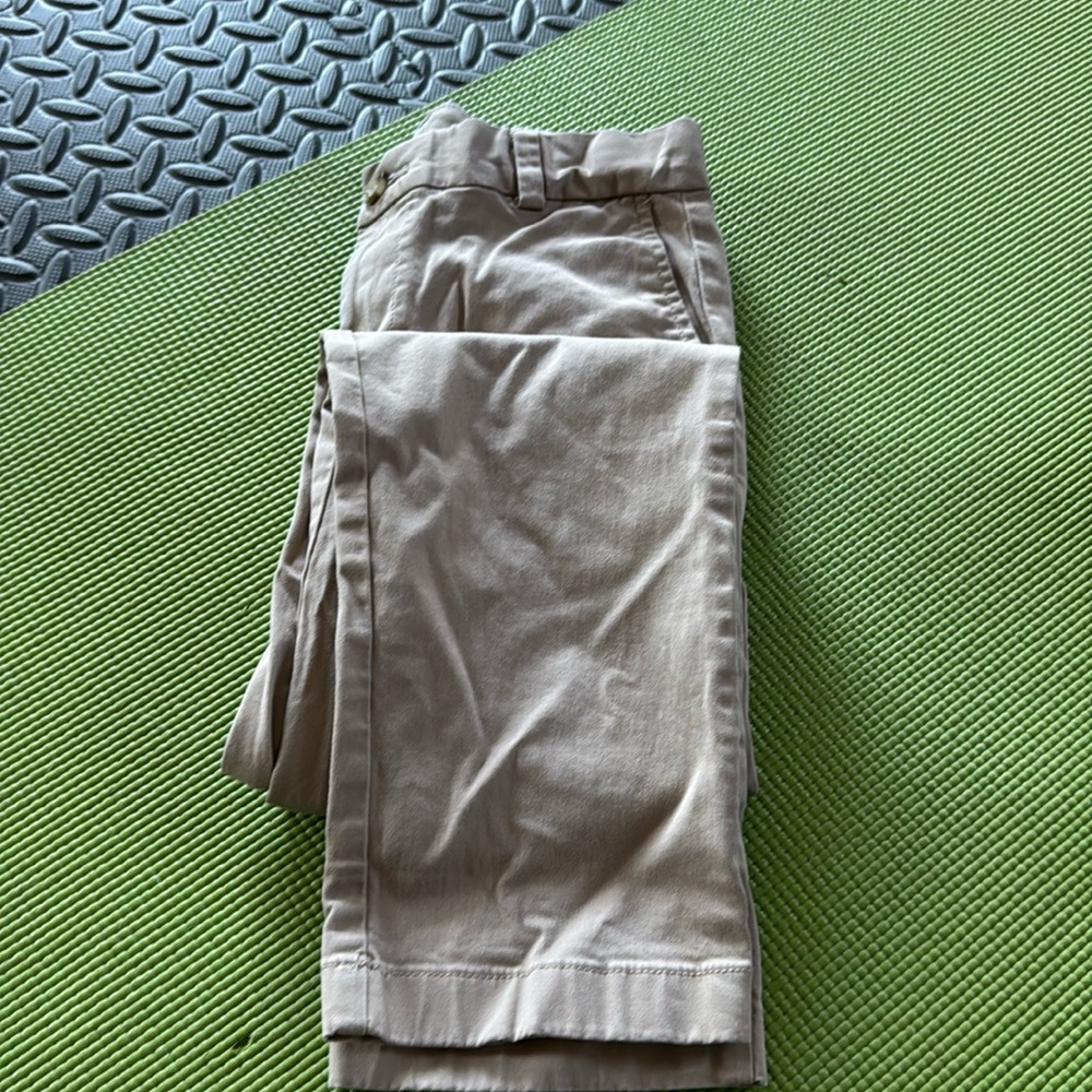 Vineyards Vines 
Khaki 
Size 12